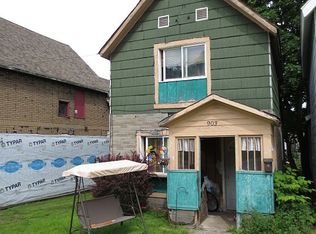 903 Pine St, Sault Sainte Marie, MI 49783