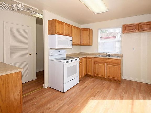 Kitchen newer laminate flooring
