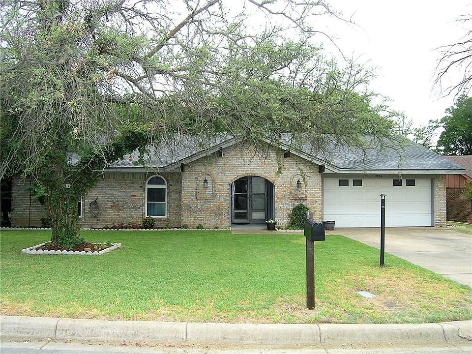 1st image of 2904 Elsinor Dr