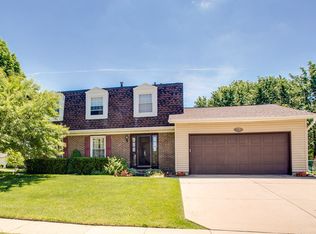 1643 Virginia Dr, Elk Grove Village, IL 60007