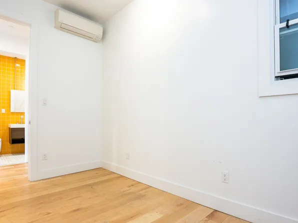 129 Troutman Street image 10 of 26