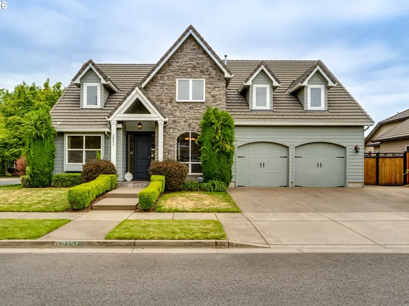 2251 Comstock Ave, Eugene, OR 97408