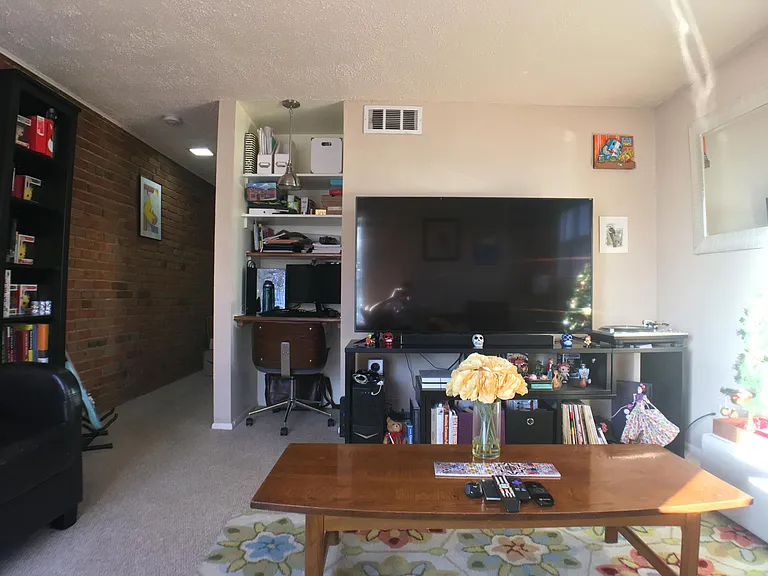 1310 N Corona St #12 — Photo 14