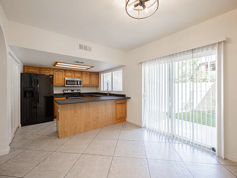 7801 N 44th Dr #1030 — Photo 8