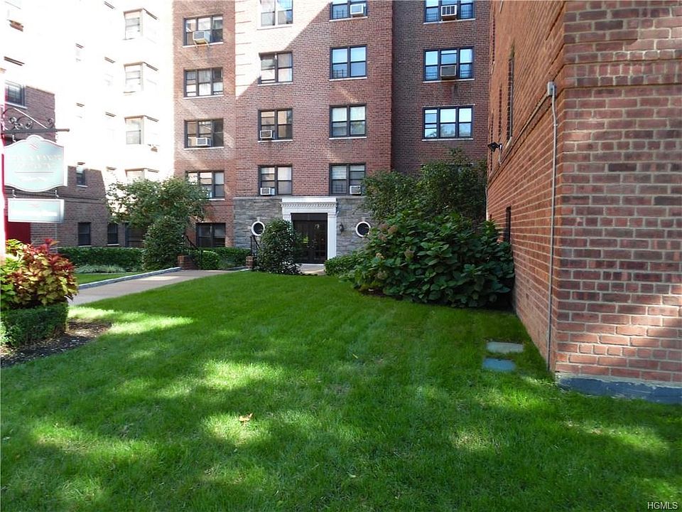 1st image of 2 Fisher Dr APT 221