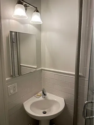 Rented by Amicourt LLC | media 17