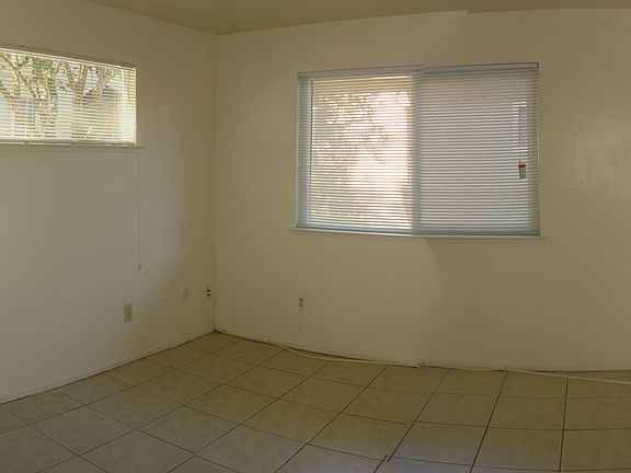 5th image of 1003 3rd St #4