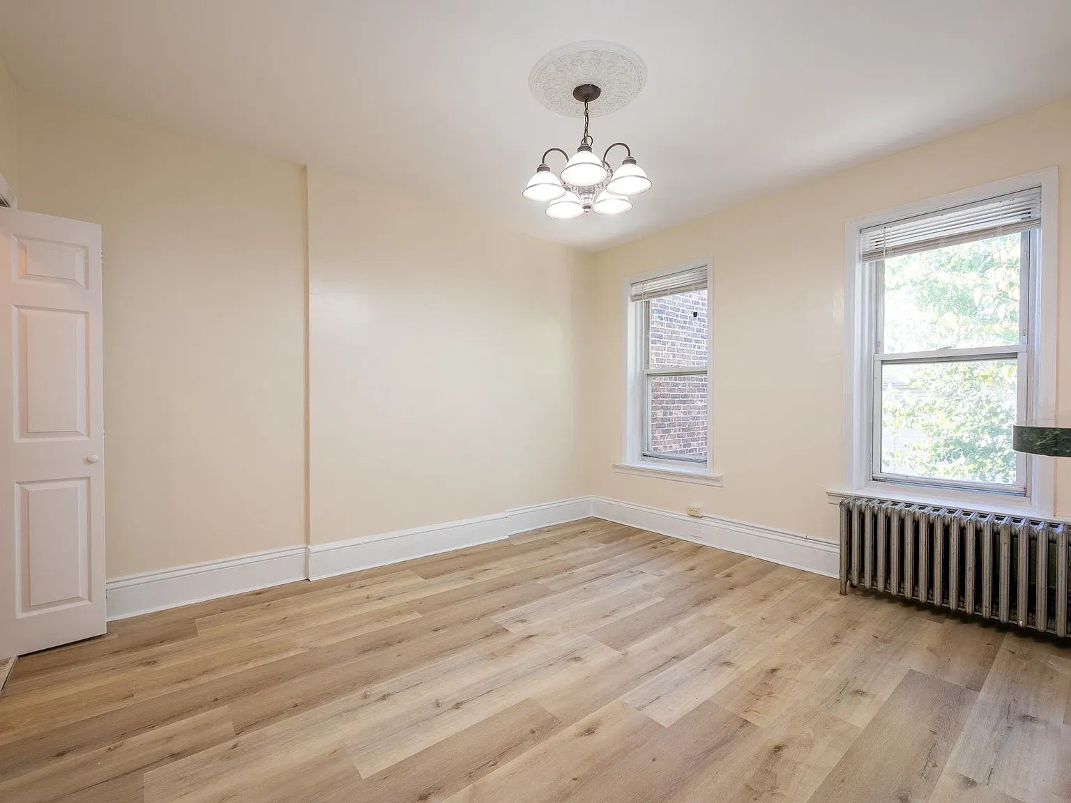 85 Magnolia Avenue — Photo 2