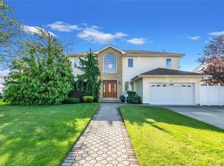 273 Lincoln St, Franklin Square, NY 11010