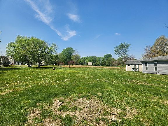 4th image of 2924 E County Road 750 S