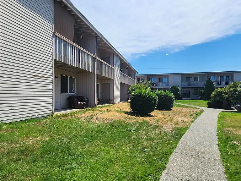 Alpha Park Apartments — Photo 6