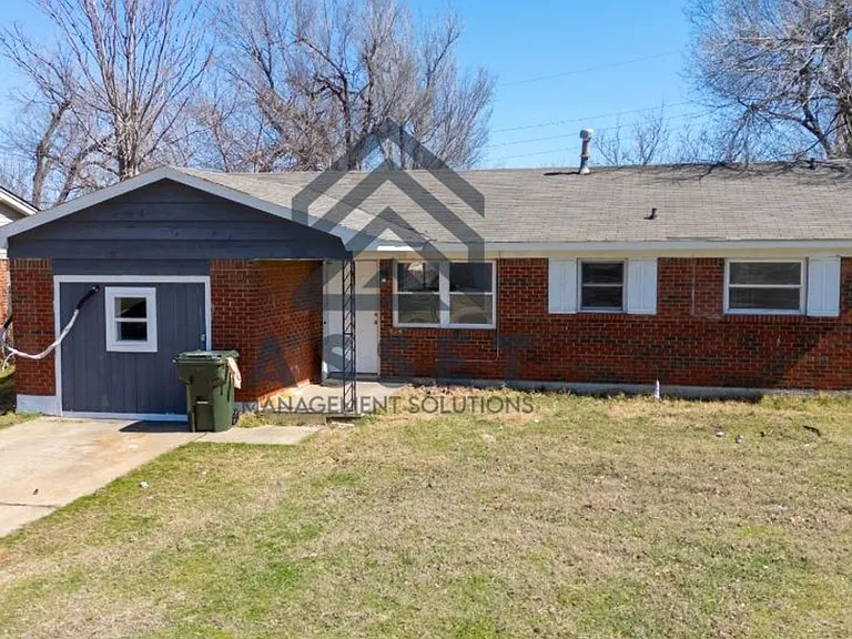 1216 McGregor Dr — Photo 4