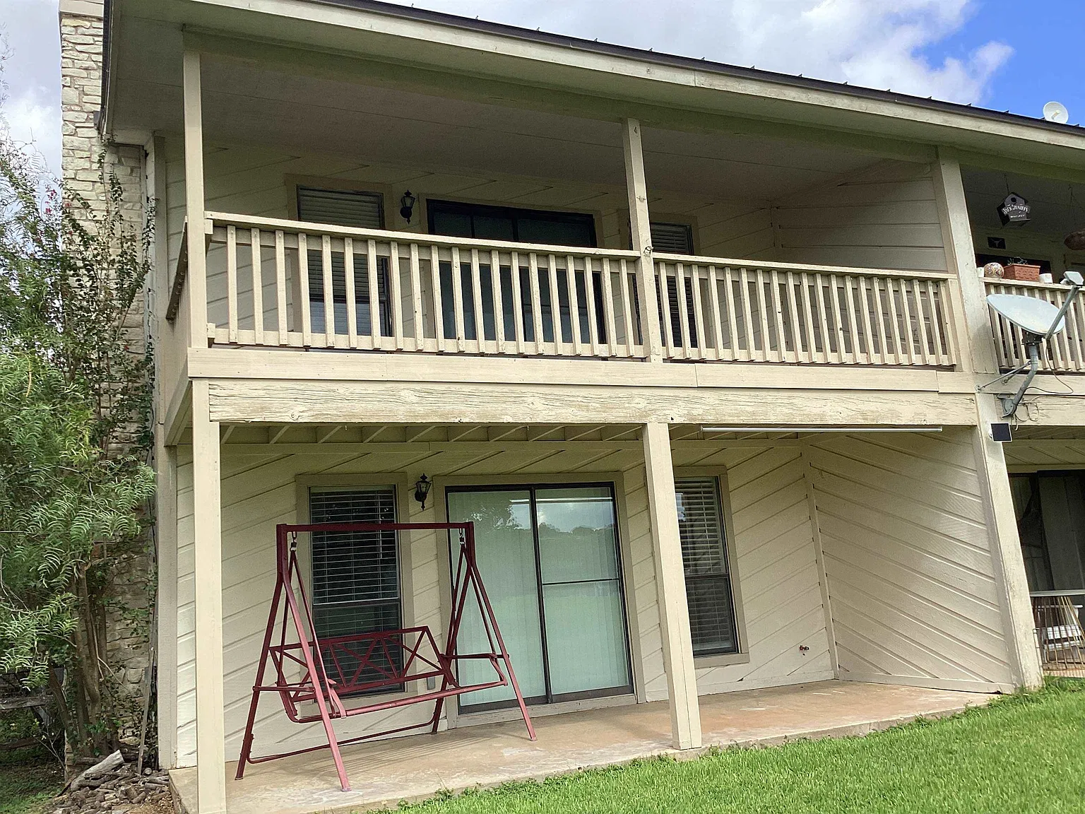 2 bed, 2.5 bath, 1408 sqft, $2,300 — Photo 3