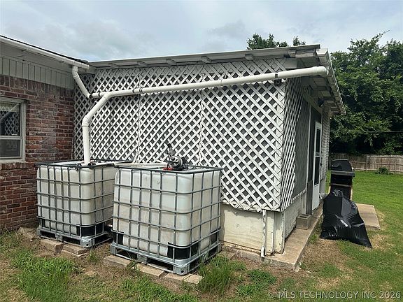 4th image of 3923 Tahlequah St