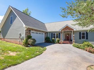 29 Lancaster Ln, Weaverville, NC 28787