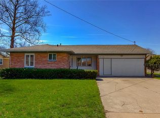 5712 NW 66th Ave, Johnston, IA 50131