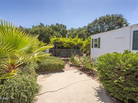 3rd image of 208 3rd St #208