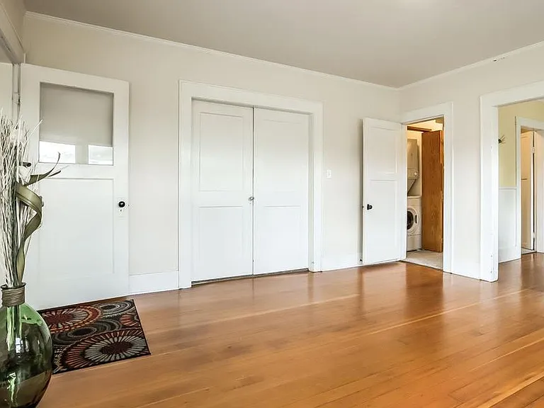 353 SW B Ave — Photo 14