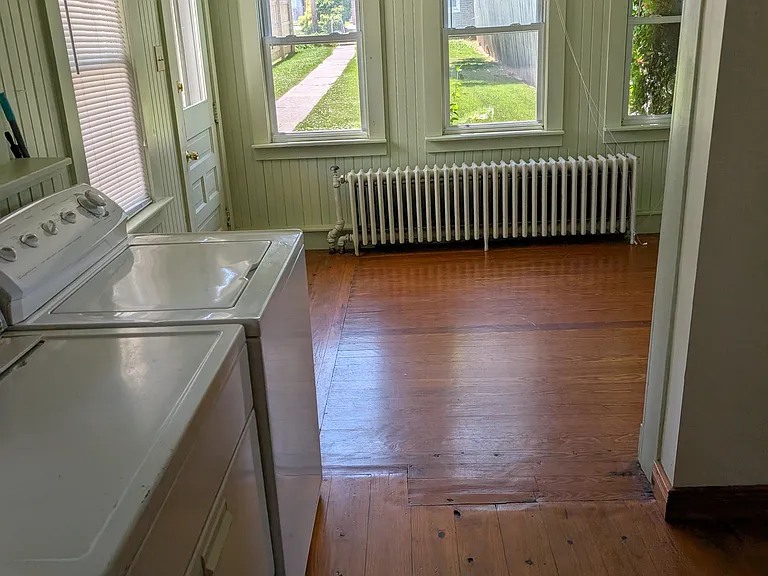 81 Noble St #1 — Photo 8