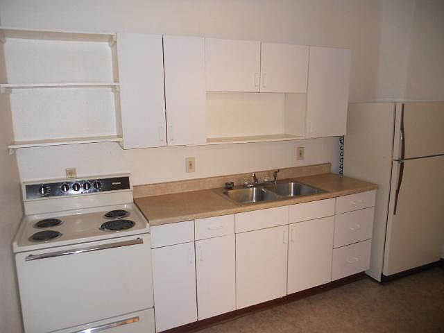 2nd image of 119 Penn Ave