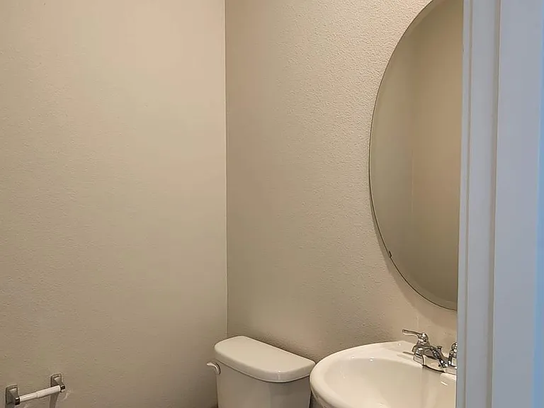 2215 Livesay Ln — Photo 6