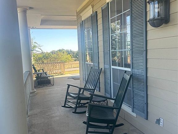 3rd image of 1515 County Road 282