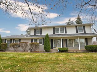 1642 Wagon Wheel Ln, Grand Blanc, MI 48439