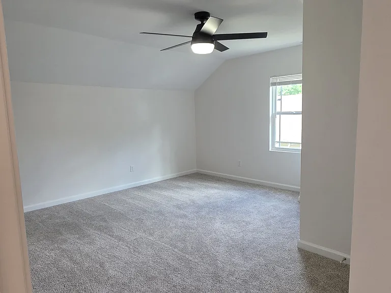 423 N Volutsia Ave #1 — Photo 6
