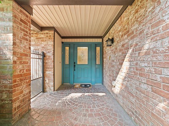 2nd image of 5930 Old Lodge Dr