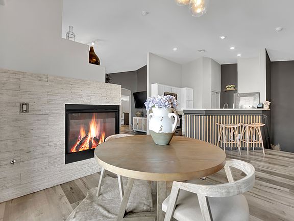 4th image of 10660 Petricola St Unit 101