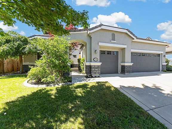 3rd image of 1749 Greywood Cir