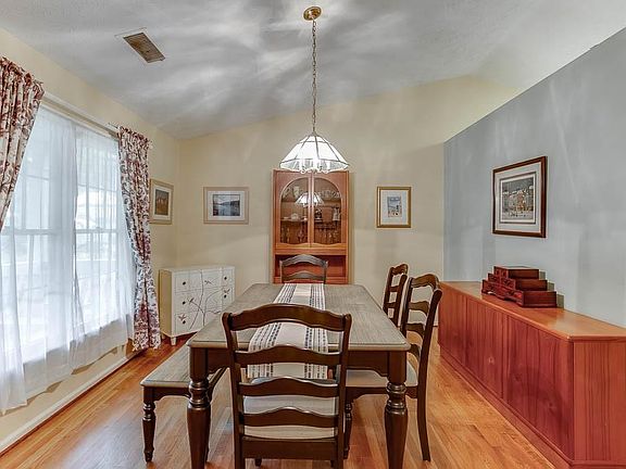 5th image of 121 Adams Mill Dr