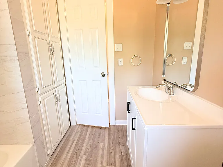 1336 Crestview Dr — Photo 14