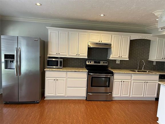 2nd image of 7510 Shadyvilla Ln APT 9