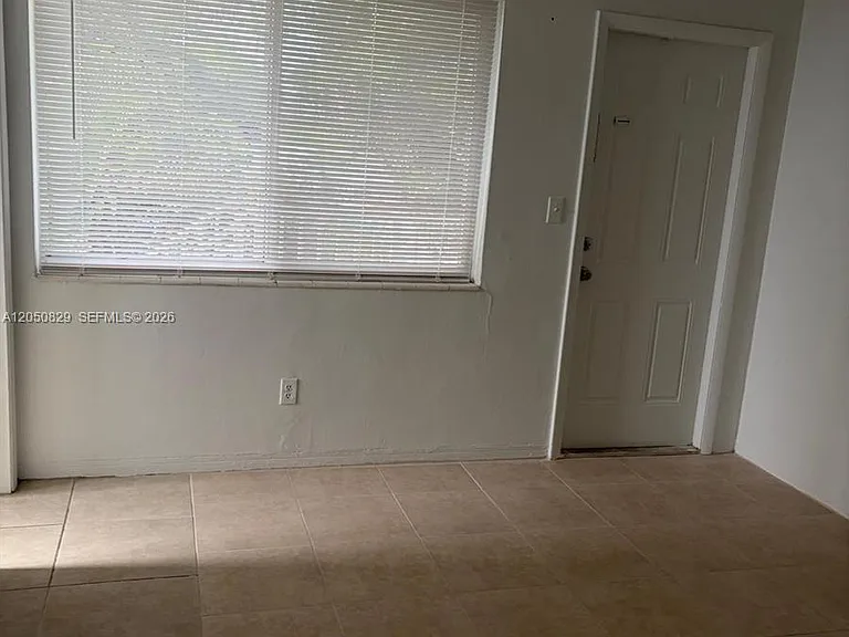 101 NW 29th Ave #10 — Photo 2
