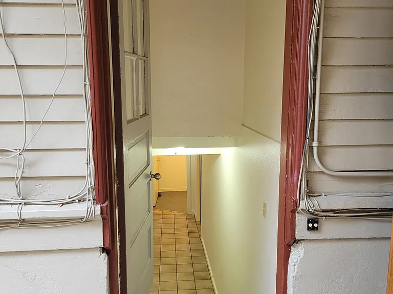 1311 NE Schuyler St #3-1 — Photo 3