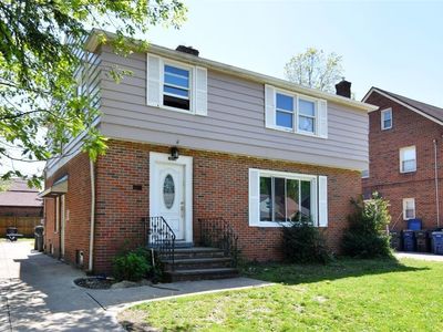 3656 Severn Rd, Cleveland Heights, OH, 44118