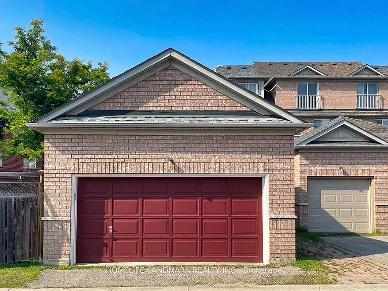 69 Selkirk Dr — Photo 34