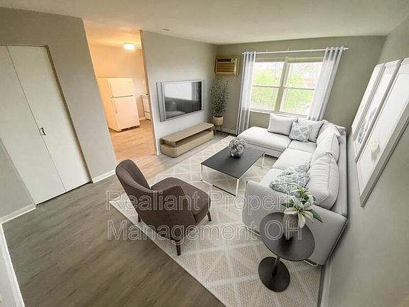 3rd image of 3822 Washington Ave APT 4