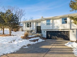 4601 NW Aurora Ave, Des Moines, IA 50310