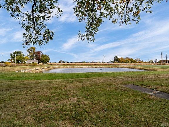 5th image of 611 Foxtail Ct