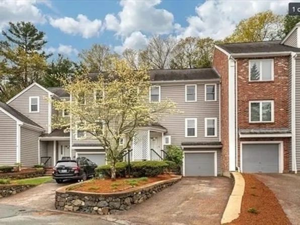84 Walpole St APT 6C, Canton, MA 02021