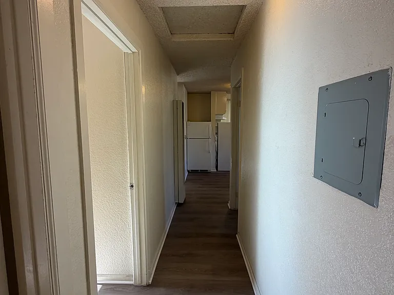 1110 W 30th St #C — Photo 13