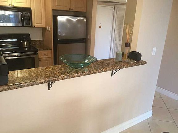 5th image of 500 Three Islands Blvd APT M19