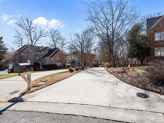 3rd image of 5305 Coveview Ct