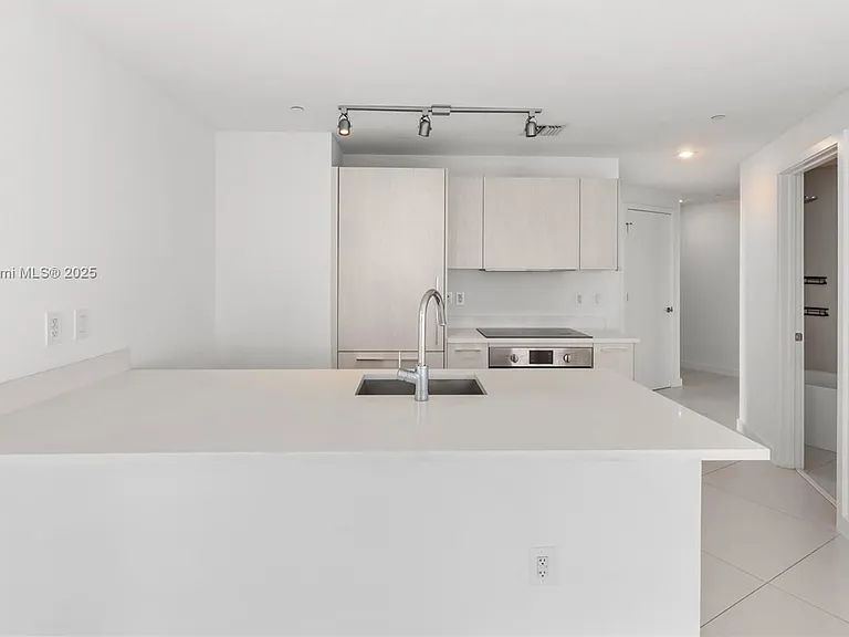 501 NE 31st St #3896 — Photo 16