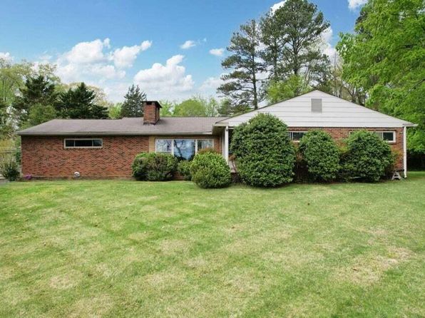 208 Country Club Dr SW, Cleveland, TN 37311