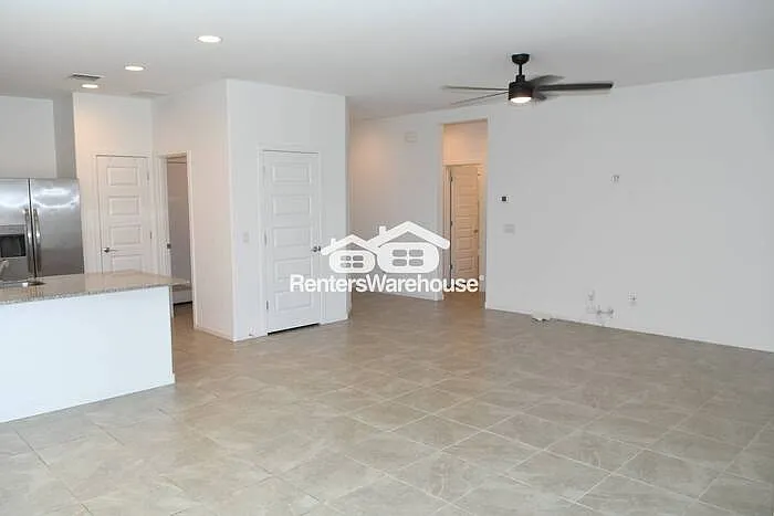 9449 W Montecito Ave — Photo 4