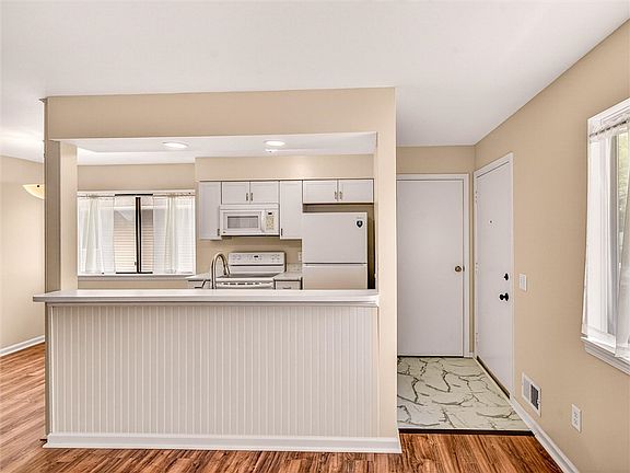 4th image of 154 Milrace Dr