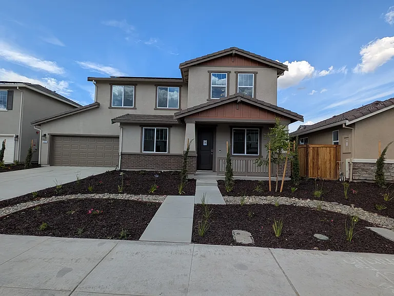 3251 Jubilee Dr — Photo 2